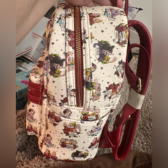 NWT Loungefly Snow White tattoo backpack - Picture 5 of 12